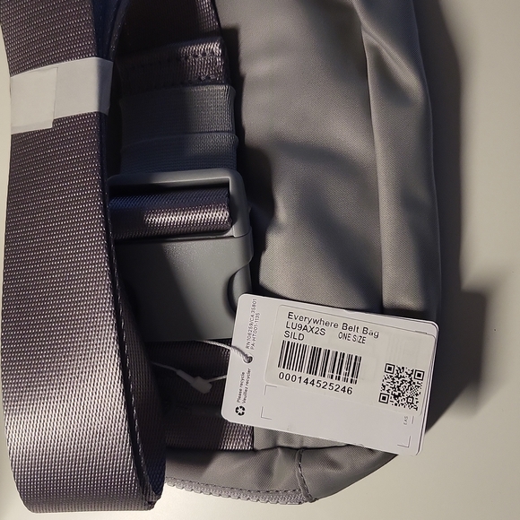 NWT Lululemon Everywhere Belt Bag EBB in Silver Drop (Brand new!) - Picture 4 of 8